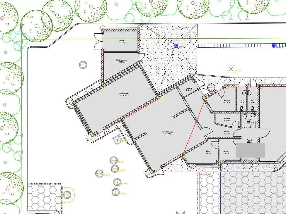 Lageplan mit Gebäude, Zufahrt und Außenanlagen
